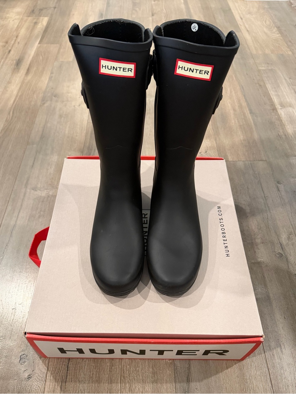 Hunter Original Short Refined W/ Back Straps in Matte Black - Rain Boots